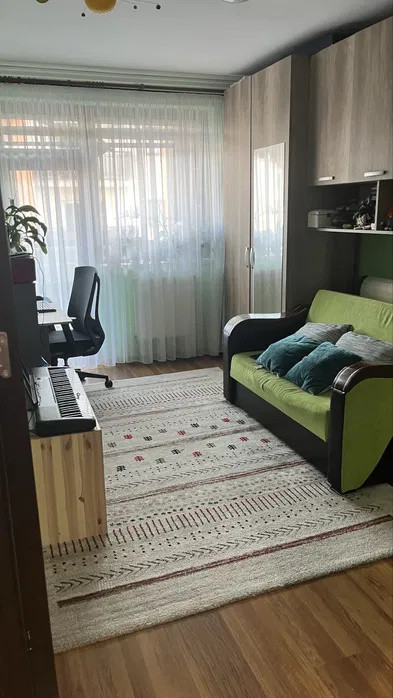 Apartament 2 camere de 45mp plus balcon , zona Floresti , Terra