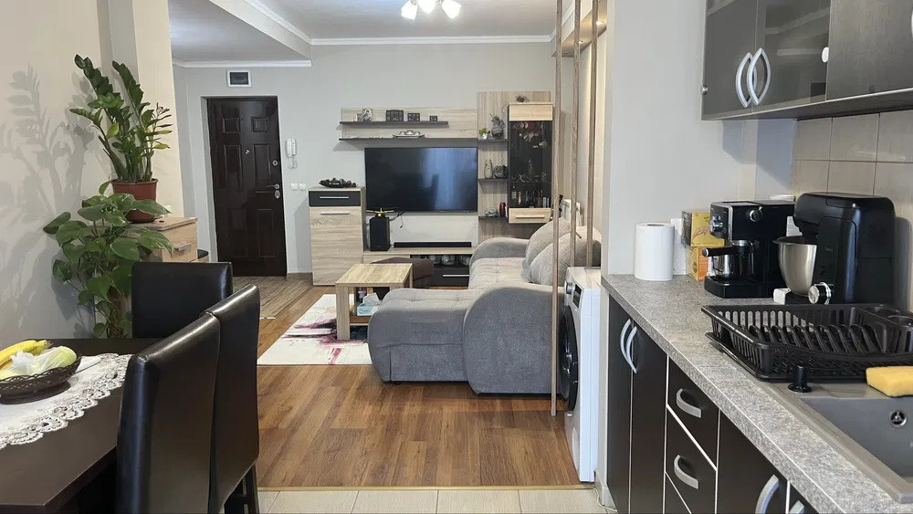 Apartament 2 camere de 45mp plus balcon , zona Floresti , Terra