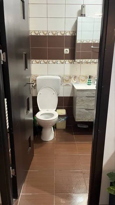 Apartament 2 camere de 45mp plus balcon , zona Floresti , Terra