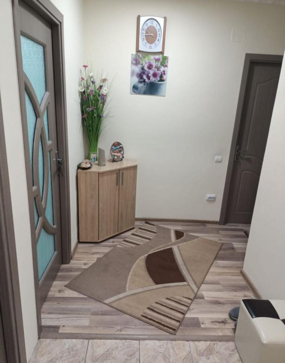 Apartament decomandat cu 2 camere, balcon și parcare – Florești