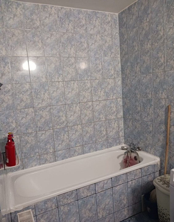 Apartament decomandat cu 2 camere, balcon și parcare – Florești