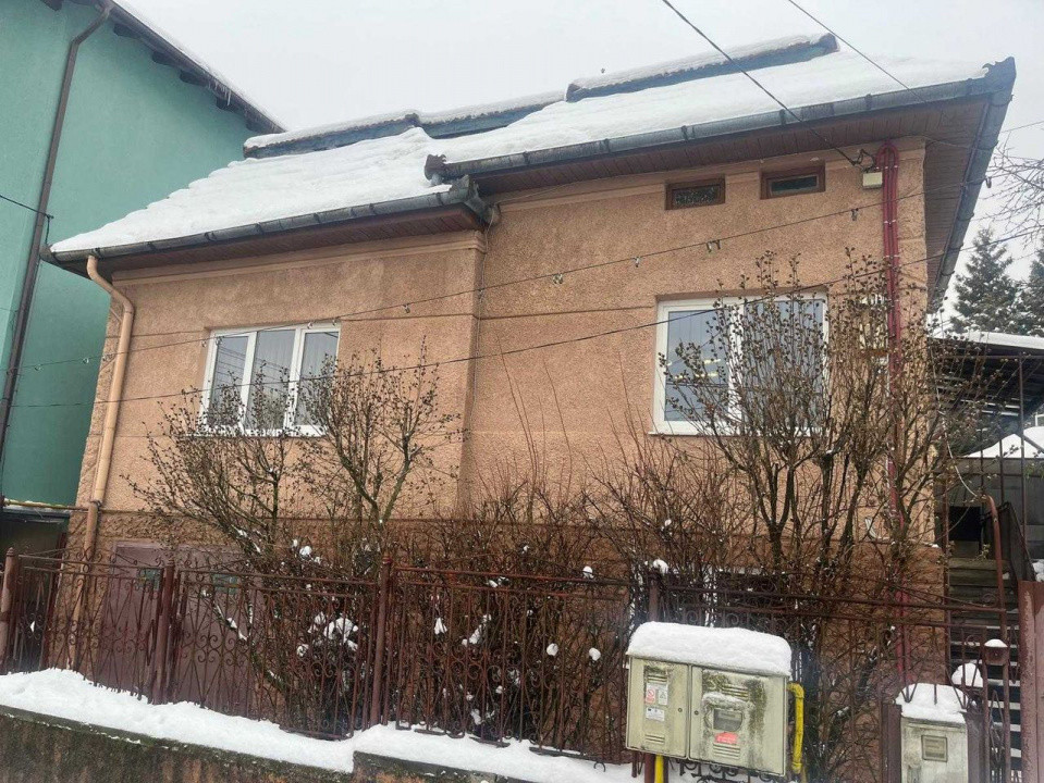 De inchiriat casa de locuit/sediu firma -4 Camere +Garaj cart A, Muresanu