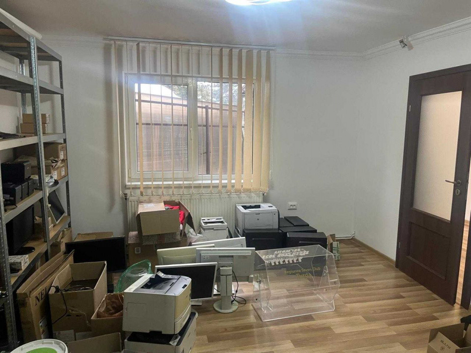 De inchiriat casa de locuit/sediu firma -4 Camere +Garaj cart A, Muresanu