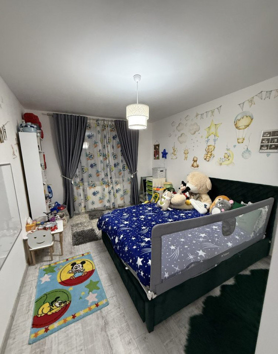 Apartament cu 3 camere la cheie zona Tineretului.