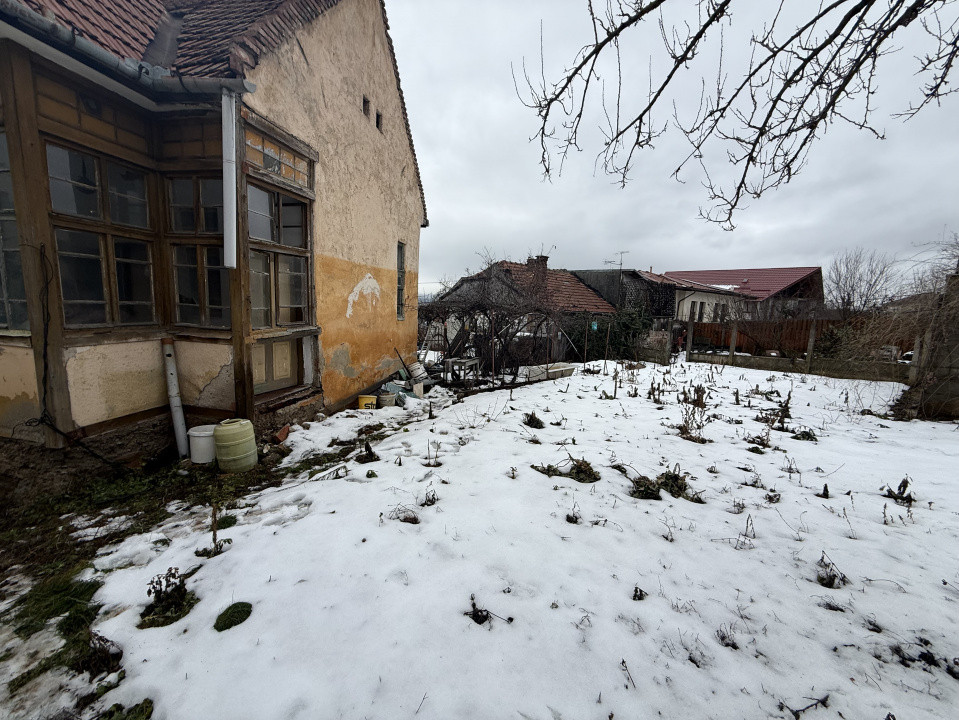 Casă demolabilă, teren 461 mp, Intersecția 7 străzi, zona Gruia