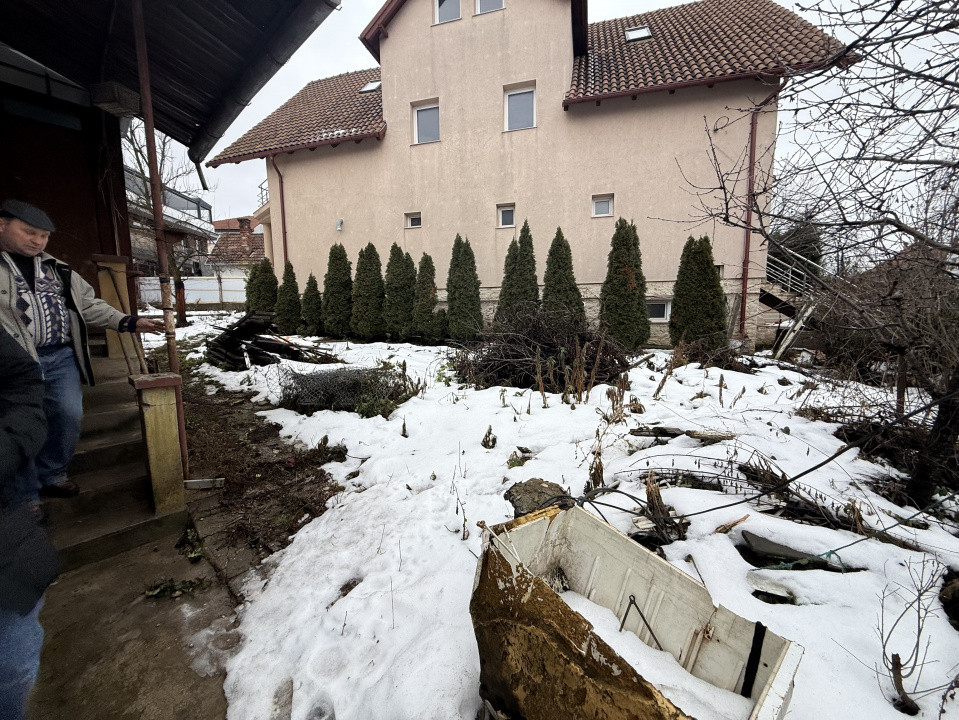 Casă demolabilă, teren 461 mp, Intersecția 7 străzi, zona Gruia