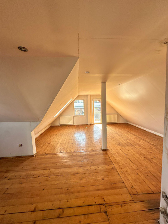 Oportunitate de investiție! Casă de vanzare, cu 8 camere, 382 mp, zona Gruia