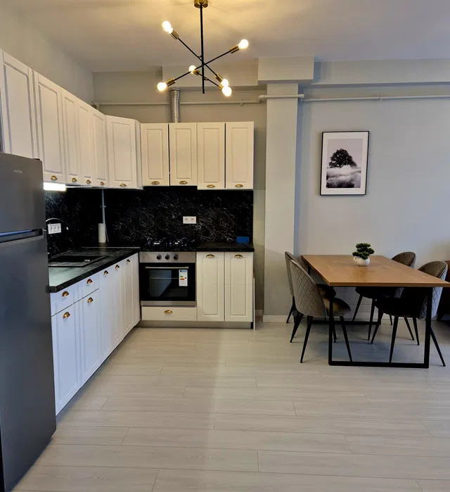 Aparatment 2 camere de 44mp plus terasa , zona : Floresti Eroilor