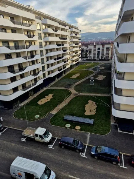 Aparatment 2 camere de 44mp plus terasa , zona : Floresti Eroilor