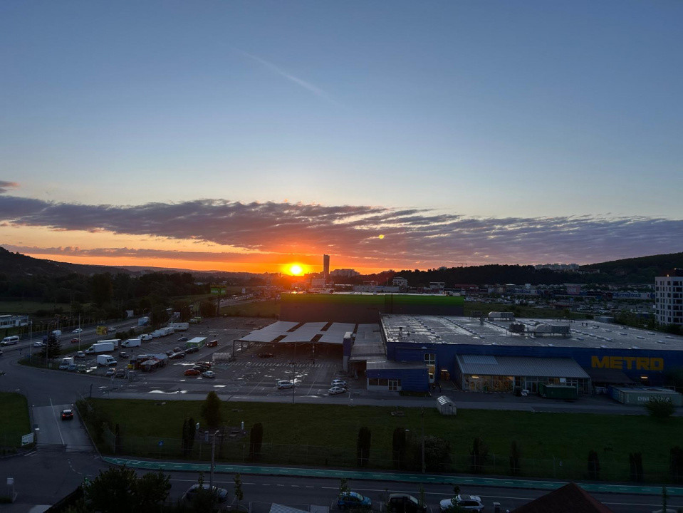 Apartament 2 camere de 42mp plus terasa 14,3mp zona : Metro