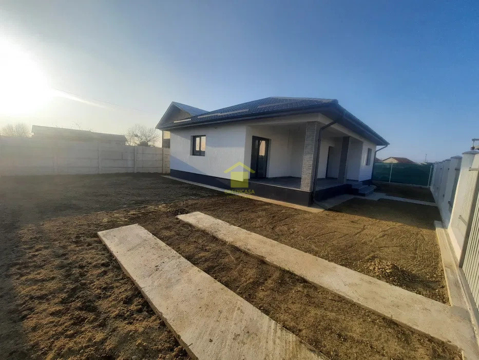 Casă pe parter, teren 350 mp, Domnești–Țegheș