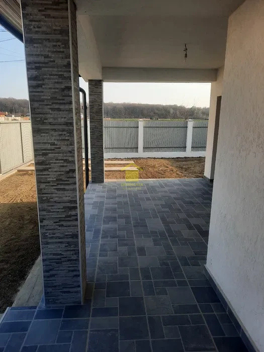 Casă pe parter, teren 350 mp, Domnești–Țegheș