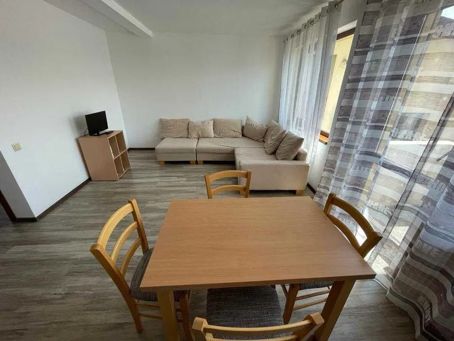 Apartament de vanzare 2 camere,zona Sesul de sus