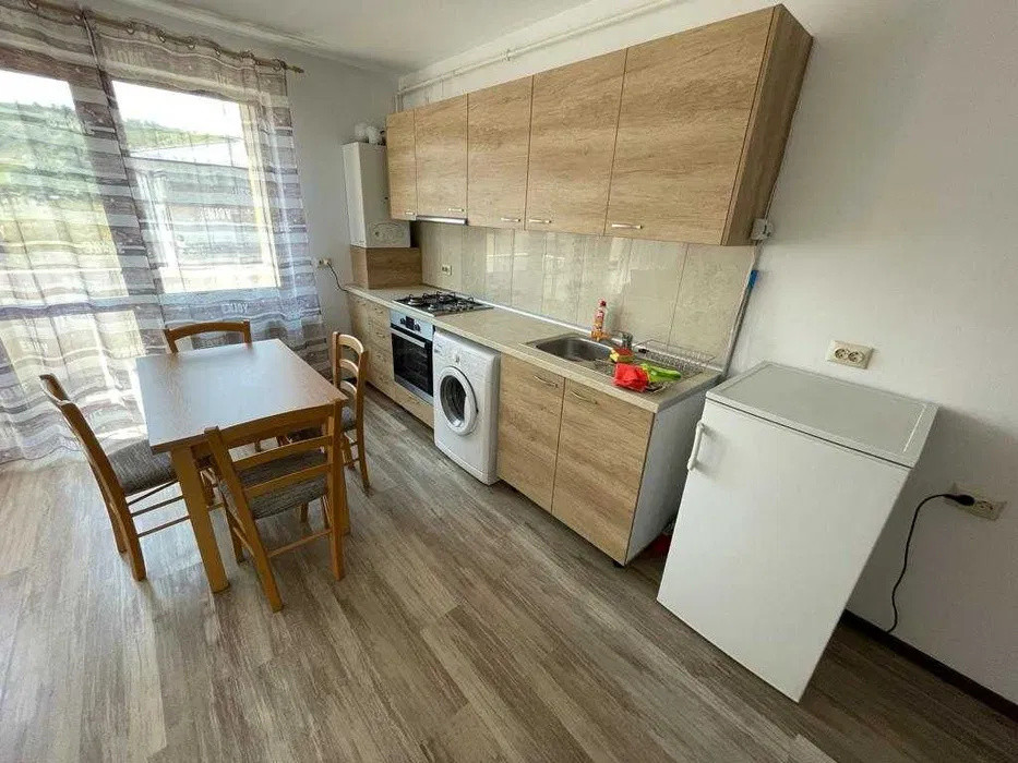 Apartament de vanzare 2 camere,zona Sesul de sus