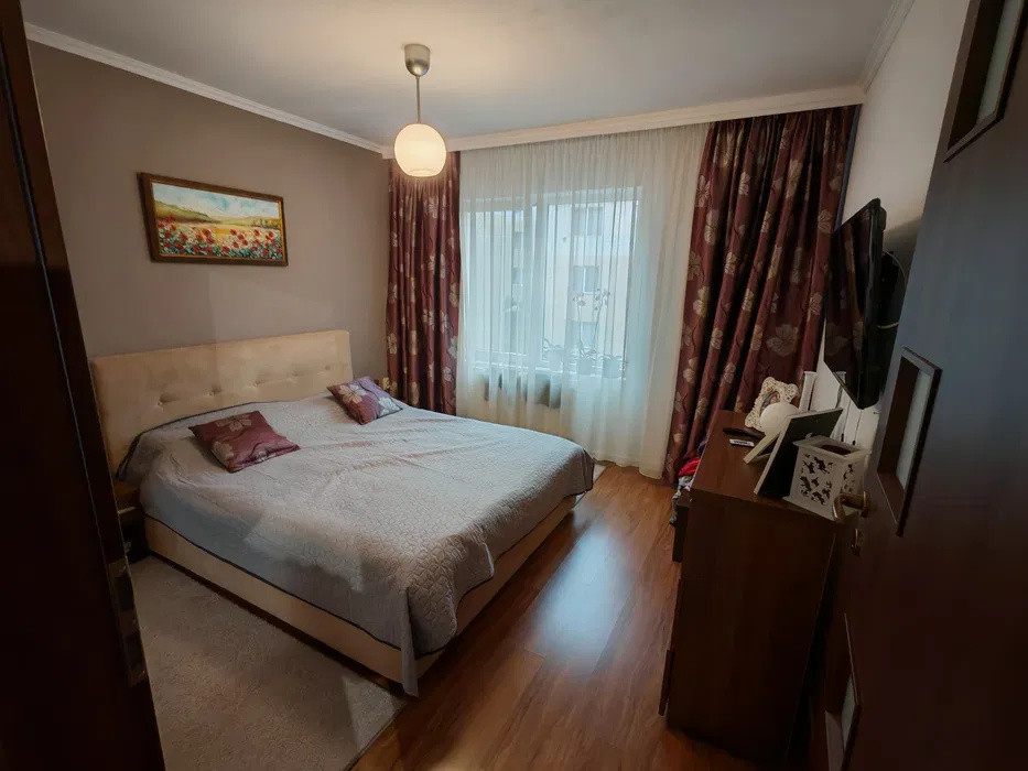 Apartament de vanzare 3 camere,Zona Terra
