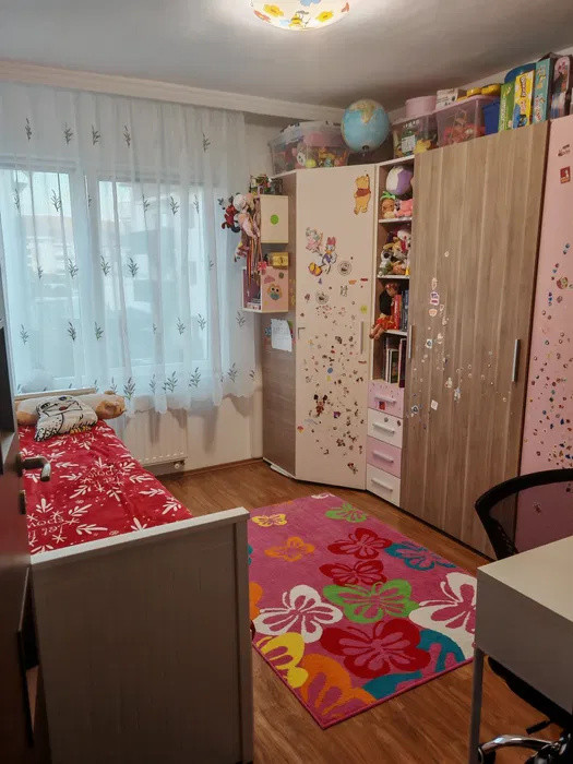 Apartament de vanzare 3 camere,Zona Terra