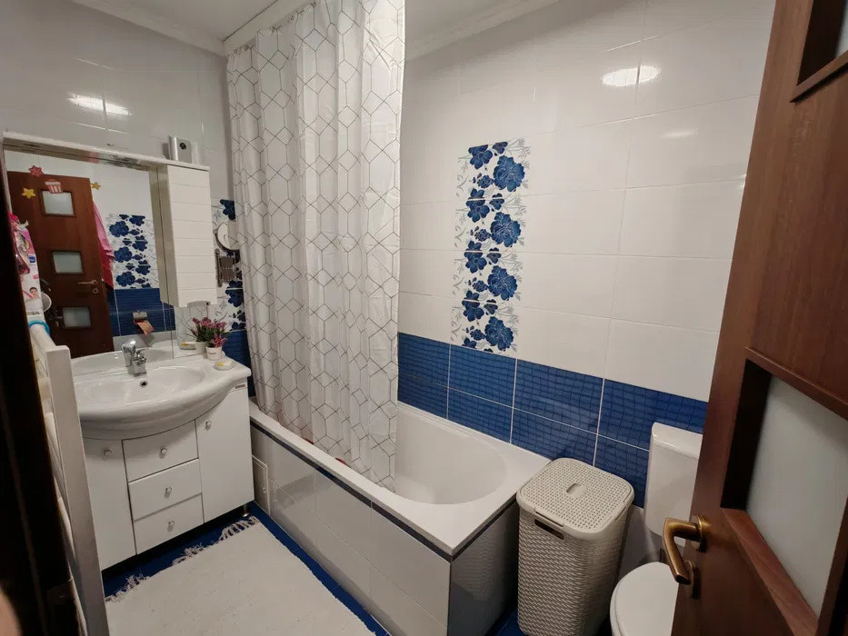 Apartament de vanzare 3 camere,Zona Terra