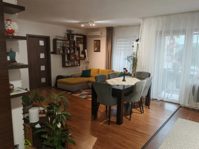 Apartament de vanzare 3 camere,Zona Terra