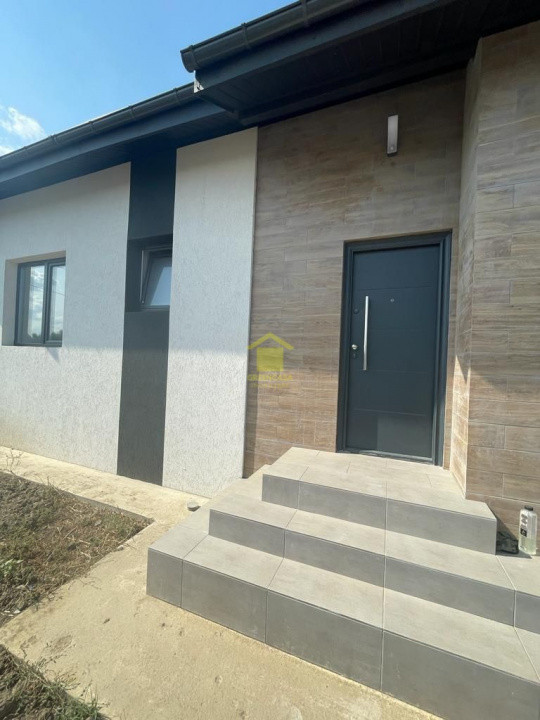 Casa pe parter + mansarda, 100mp utili, 300mp teren liber, Domnesti