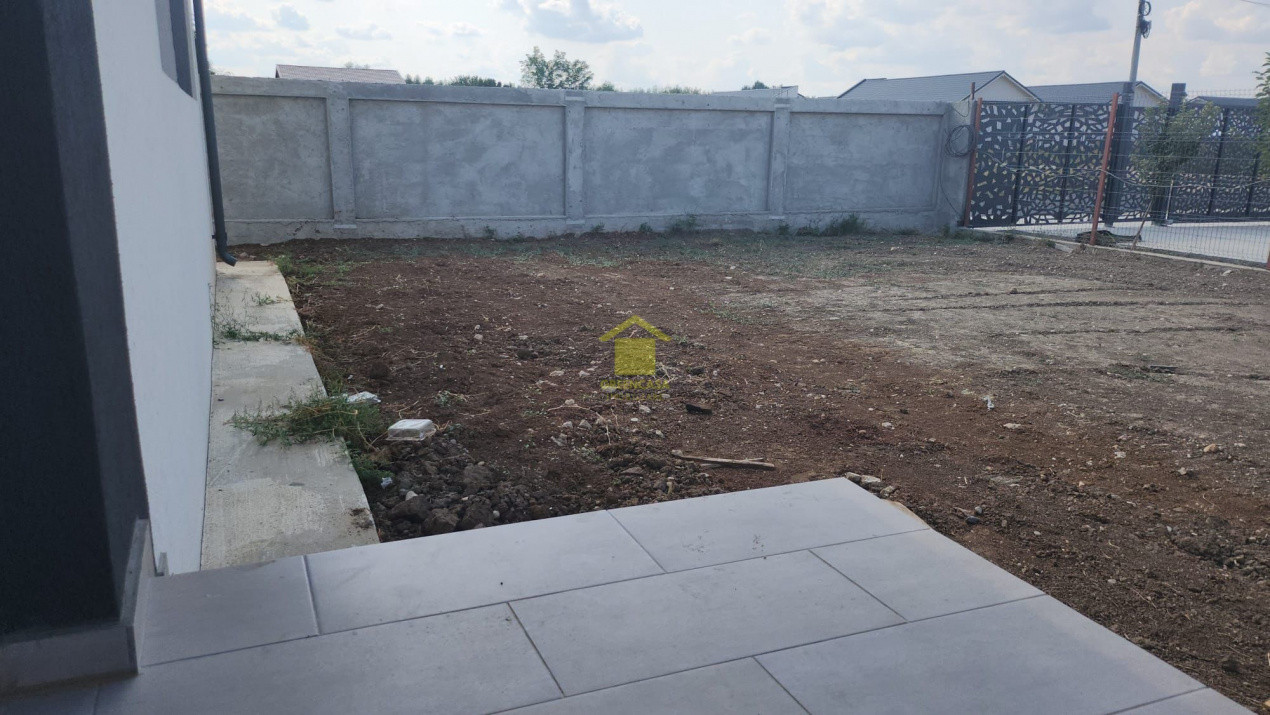 Casa pe parter + mansarda, 100mp utili, 300mp teren liber, Domnesti