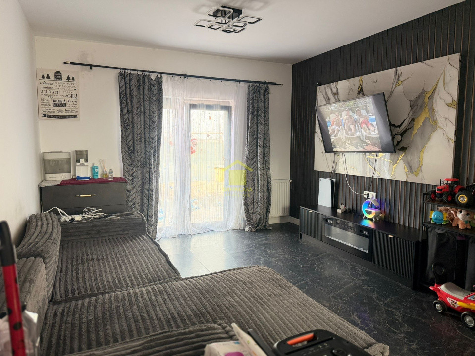 Casa pe parter + mansarda, 100mp utili, 300mp teren liber, Domnesti