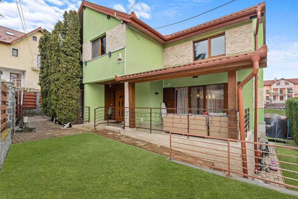 Casa de vanzare 203mp , teren 354 zona : Manastur 