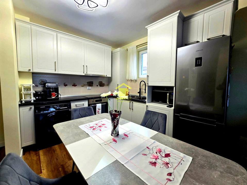 Apartament 2 camere, balcon 15mp, zona Vivo