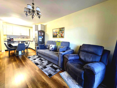 Apartament 2 camere, balcon 15mp, zona Vivo