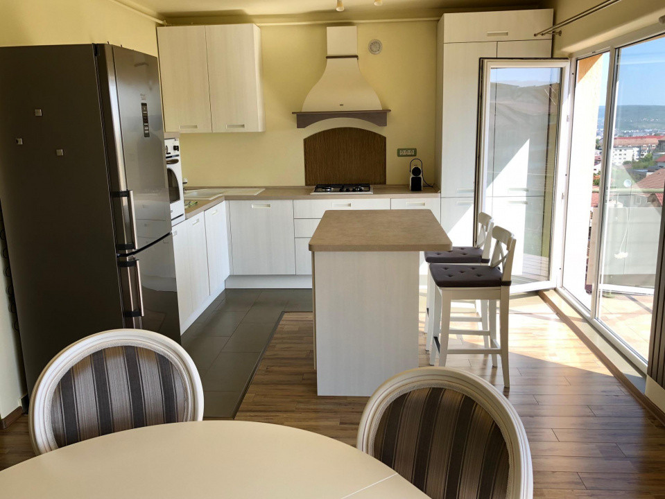 Penthouse 3 niveluri, 210mp, 3 parcari, 1 garaj, Zorilor