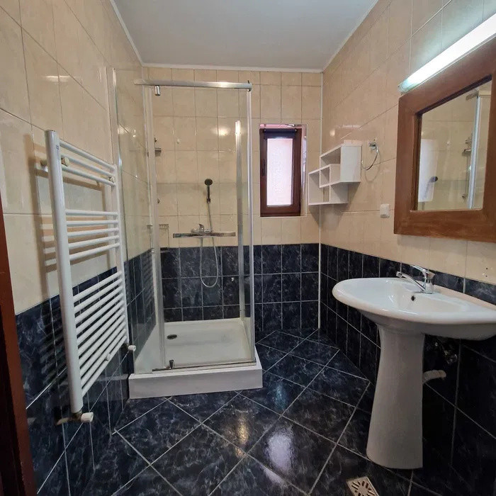 Apartament de vanzare 2 camere,Zona Stejarului