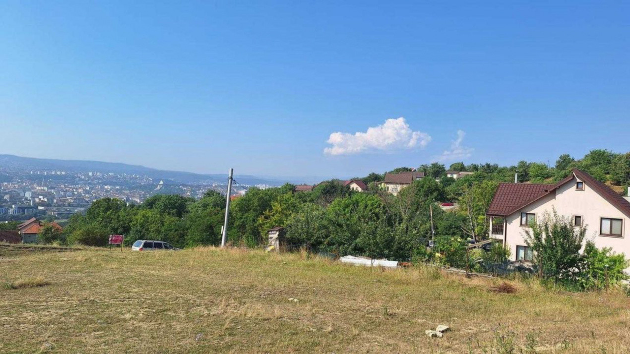 Terenur intravilan cu panoramă sudică – Cluj-Napoca, zonă Iris