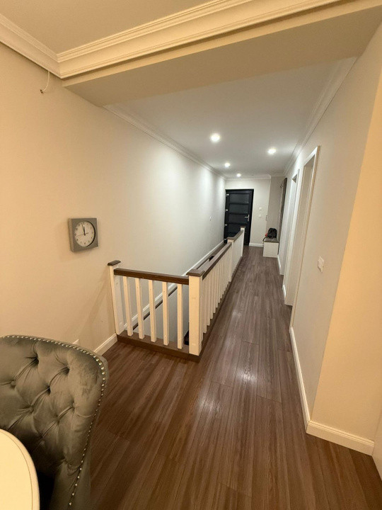 Casă duplex modernă cu acces separat, terase panoramice și curte privată – Zona 