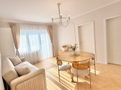 Apartament 3 camere, mobilat modern, etaj intermediar, zona Terra 
