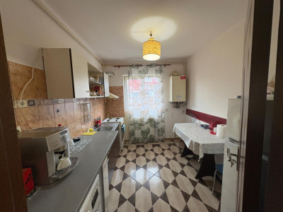 Apartament 1 camera de 40mp zona : Eroilor 