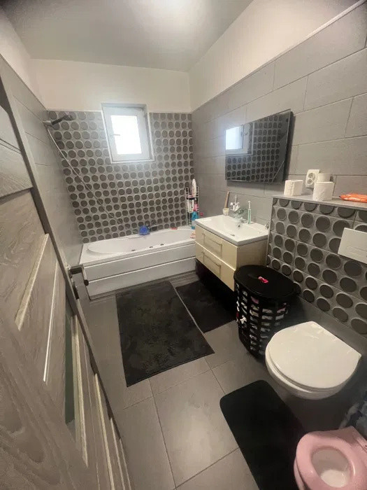 Apartament de vanzare 2 camere,Zona Floresti 