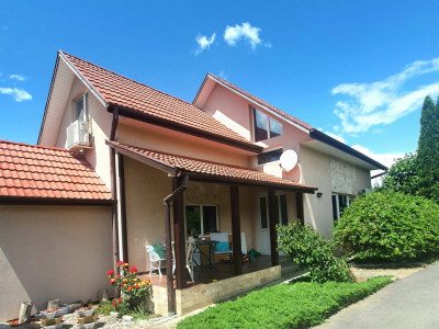 Casă individuală de vânzare, Salicea, zona Centru Vârstnici Posaida