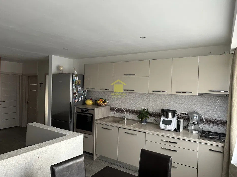 Apartament 3 camere, 73mp, balcon, parcare subterana, etaj intermediar, Florilor