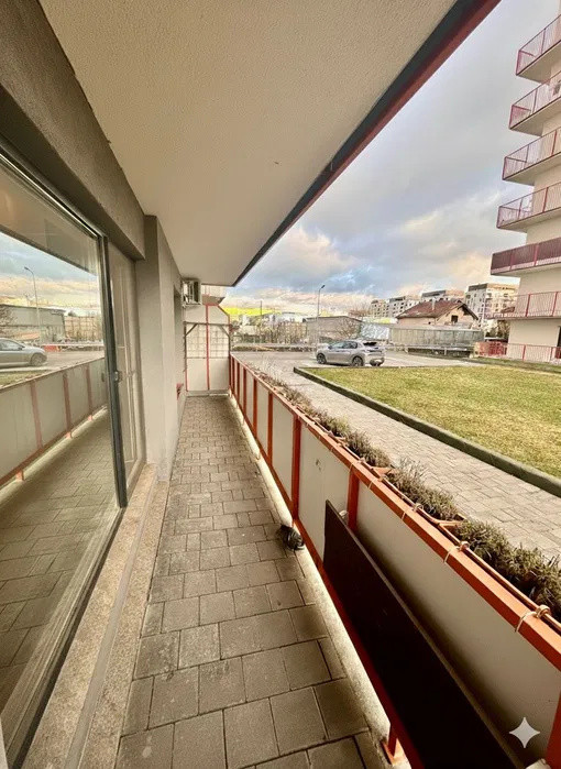 Apartament 2 camere de 50mp plus terasa 12mp , zona :Vivo Center