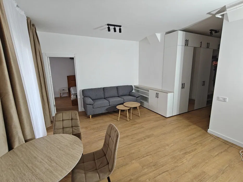 Apartament 2 camere, 52 mp, zona Eroilor