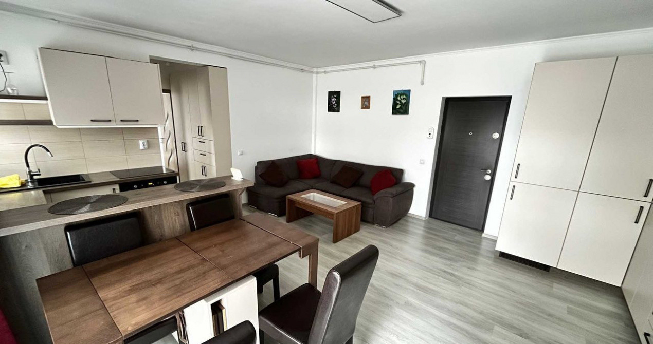 Apartament 2 camere, 2 balcoane, parcare, zona Vivo