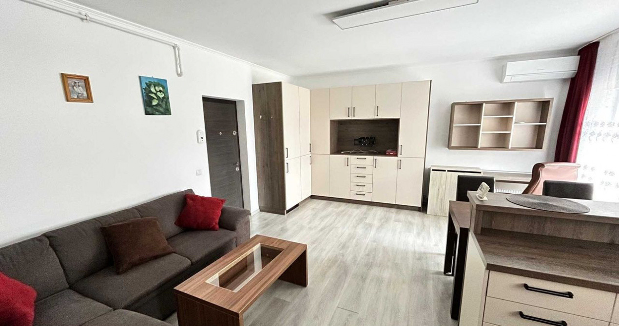 Apartament 2 camere, 2 balcoane, parcare, zona Vivo