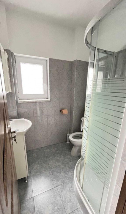 Apartament 2 camere, 2 balcoane, parcare, zona Vivo