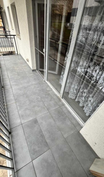 Apartament 2 camere, 2 balcoane, parcare, zona Vivo