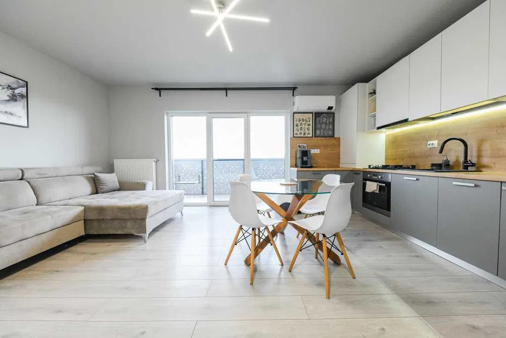 Apartament modern, 2 camere, 46mp + balcon, zona Teilor