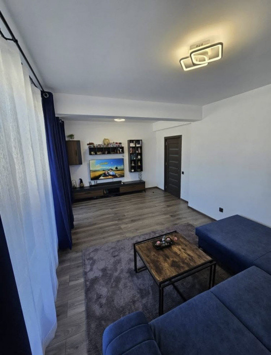 Apartament 2 camere  decomandate cu terasa de 26 mp, zona Terra..