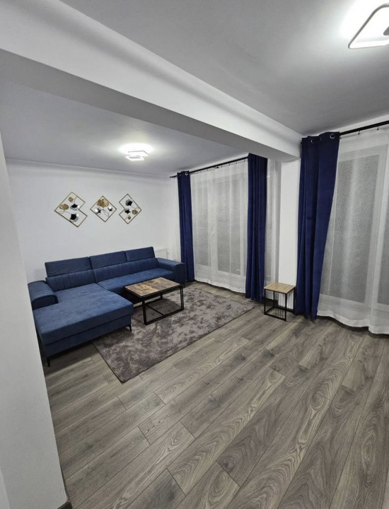 Apartament 2 camere  decomandate cu terasa de 26 mp, zona Terra..