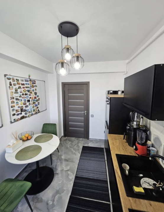 Apartament 2 camere  decomandate cu terasa de 26 mp, zona Terra..