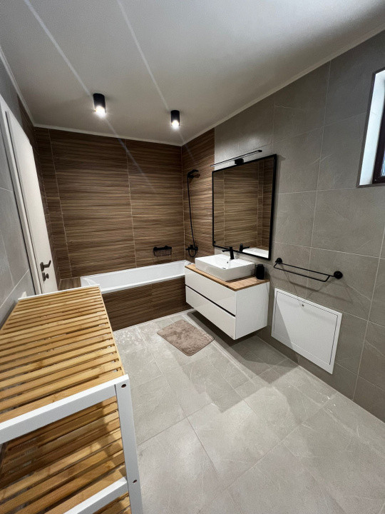 Casă modernăla liziera pădurii, Floresti