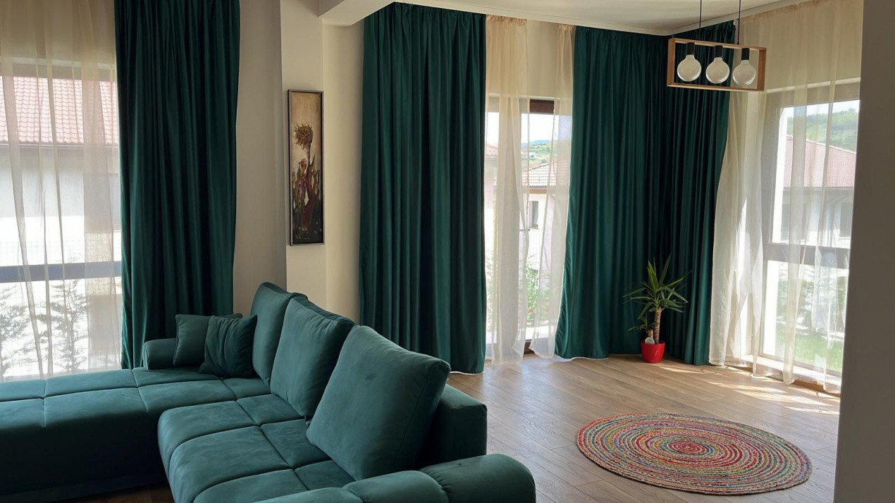 Casă modernăla liziera pădurii, Floresti