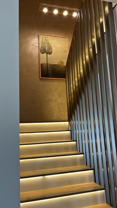 Casă modernăla liziera pădurii, Floresti